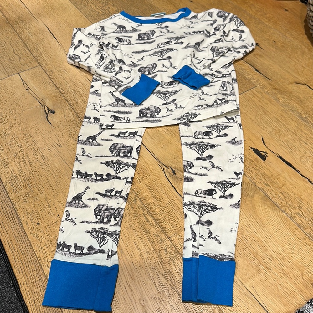 Bed Head PJ’s literally worn twice! 💙🤍